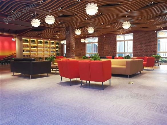 北京地毯纹片材地板厚度 办公楼PVC石塑地板